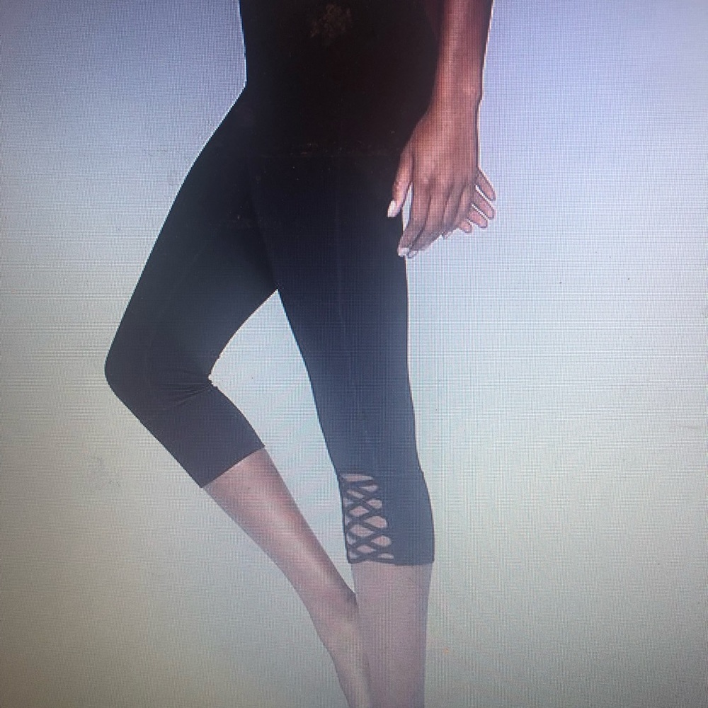Athleta Mind Over Mat Capri pants